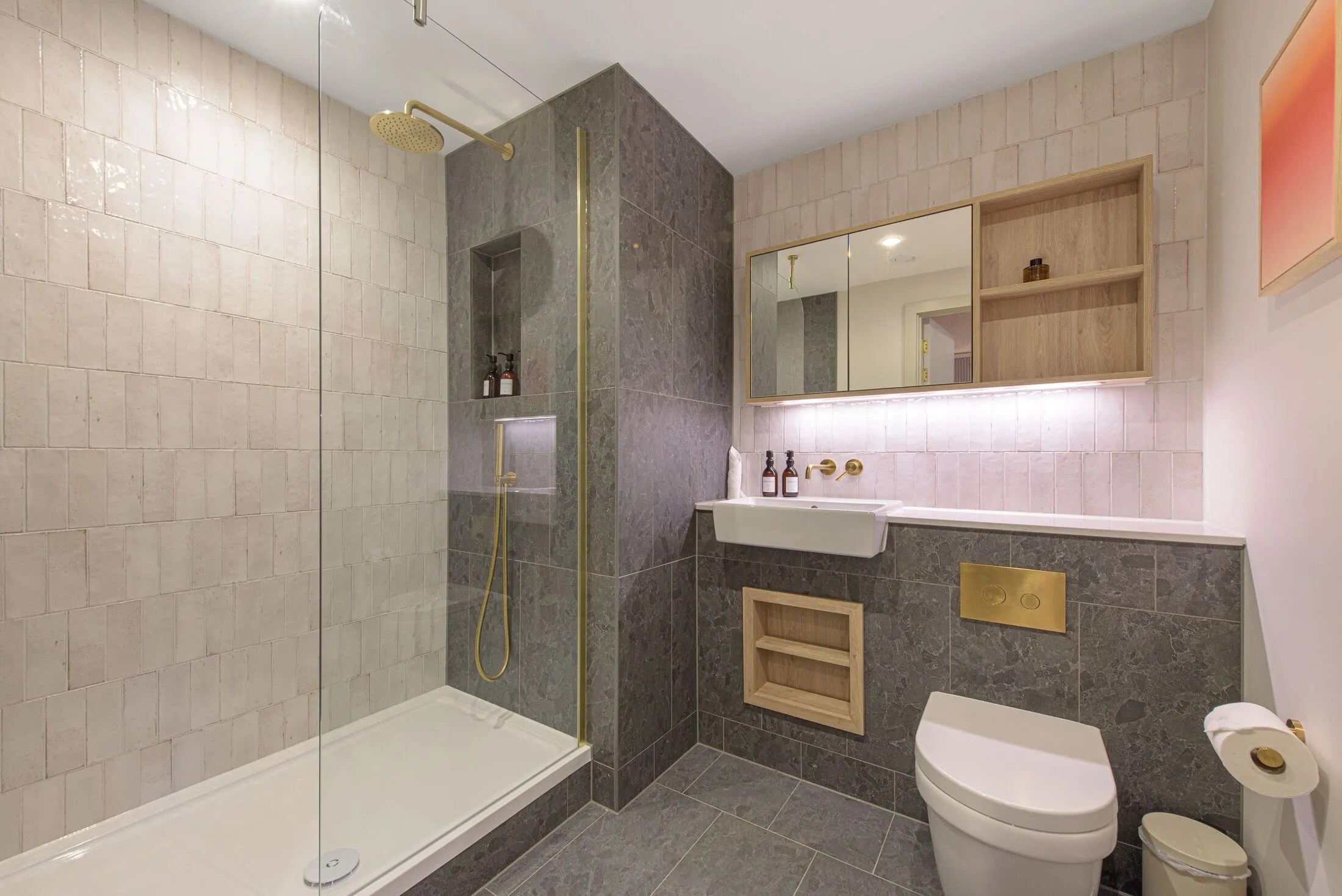 Flat Caversham Road in Greater London