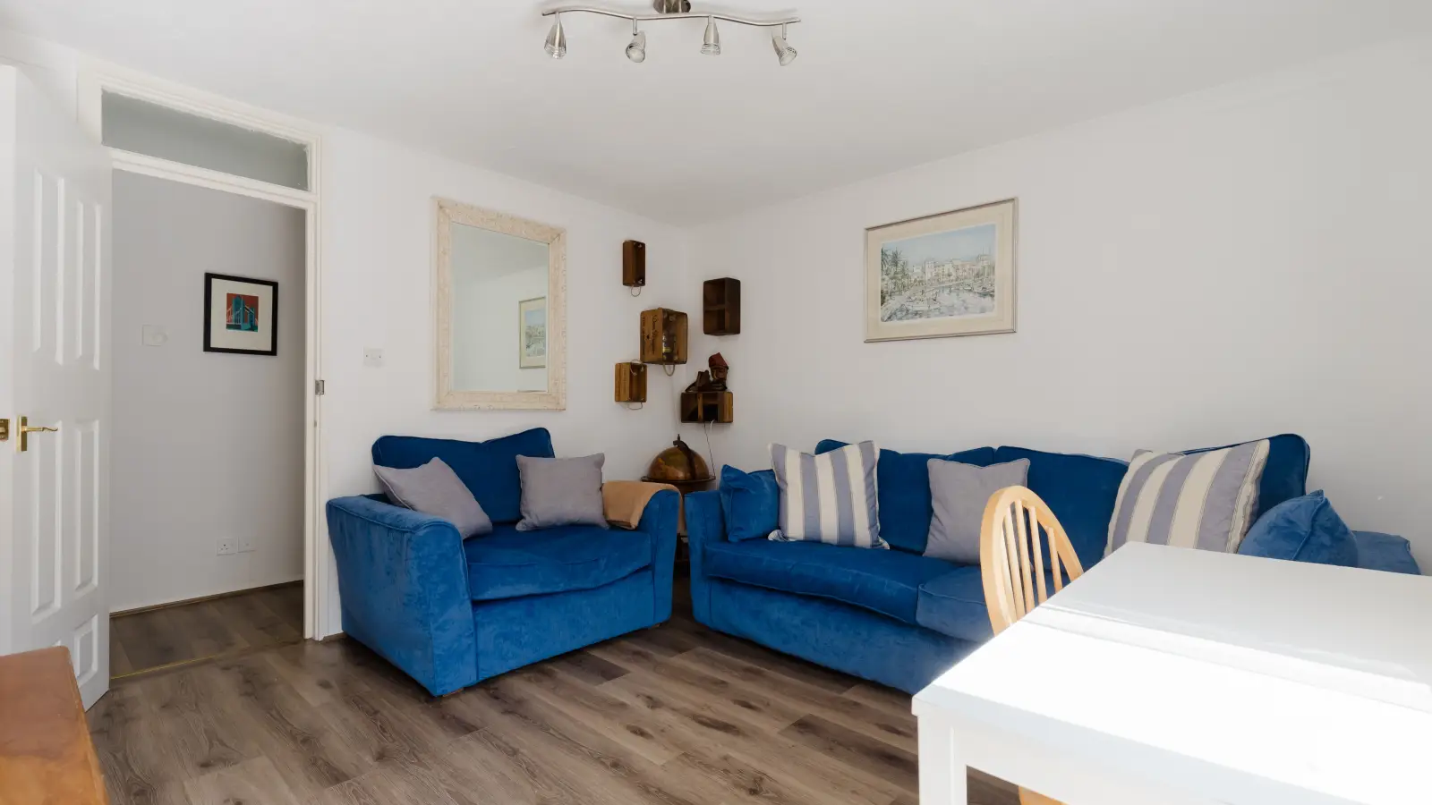 Flat Canterbury Place in Greater London