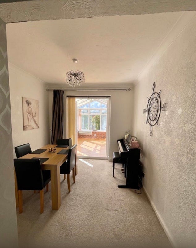 Room Cropredy Road in Birmingham