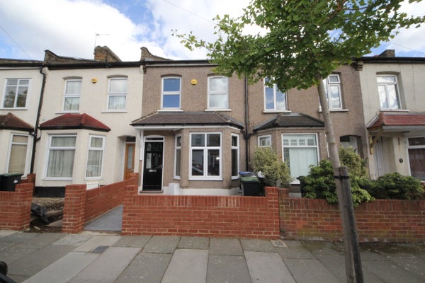 House Millais Road in London