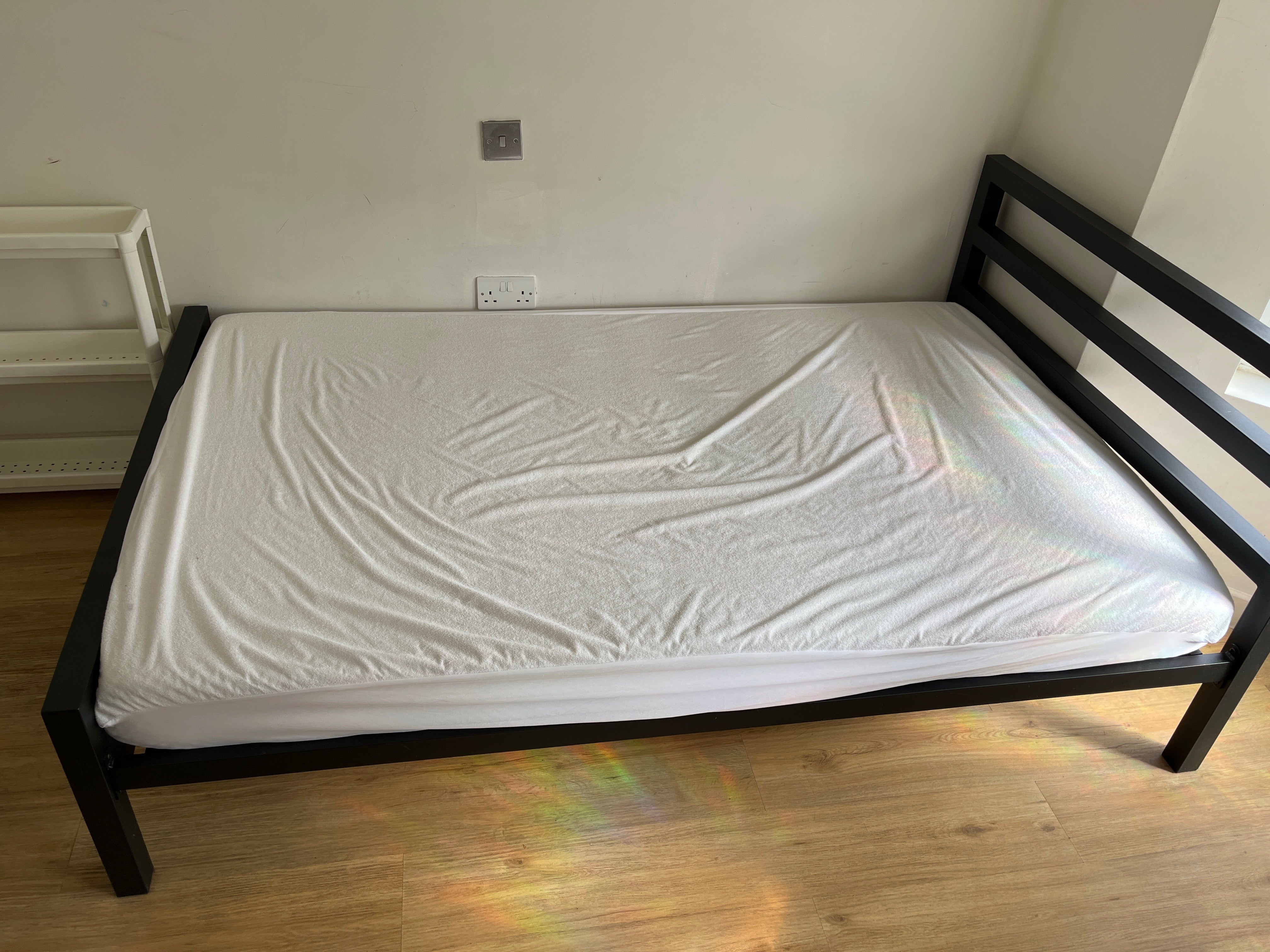 House Hardman Road in Greater London