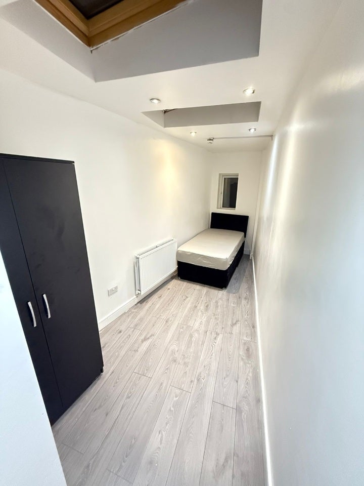Room Cadogan Close in Greater London