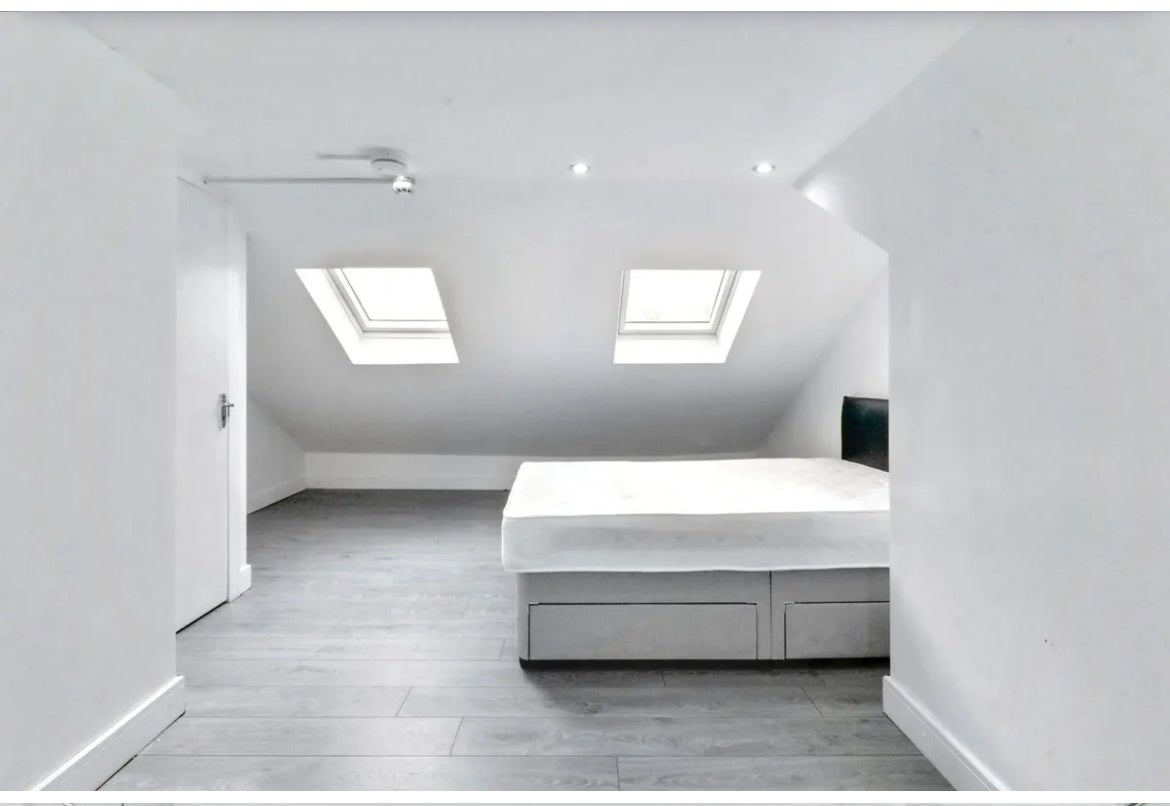 Room Cadogan Close in Greater London