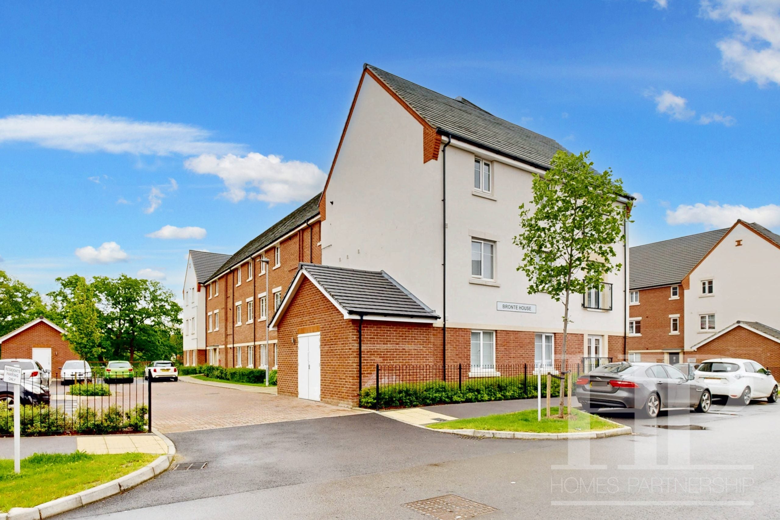 Flat Cornwell Avenue in Crawley