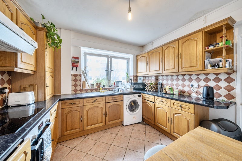 Room Jamaica Road in Greater London