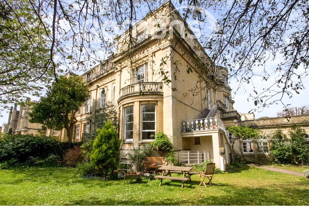 Flat Clifton Park in Bristol