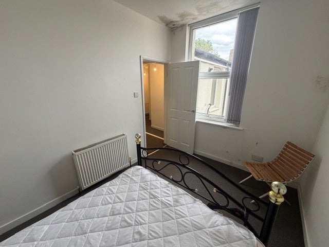 Flat Dover Street in Hull