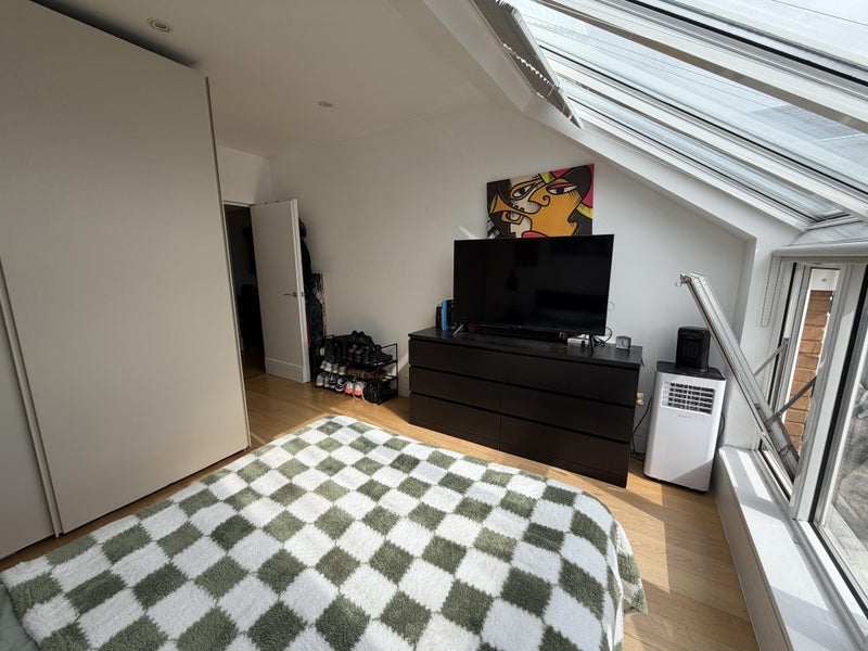 Flat Homer Drive in Greater London