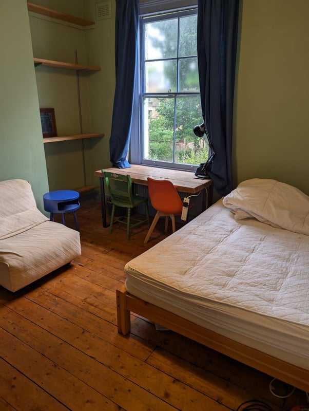 Room Heyworth Road in Greater London