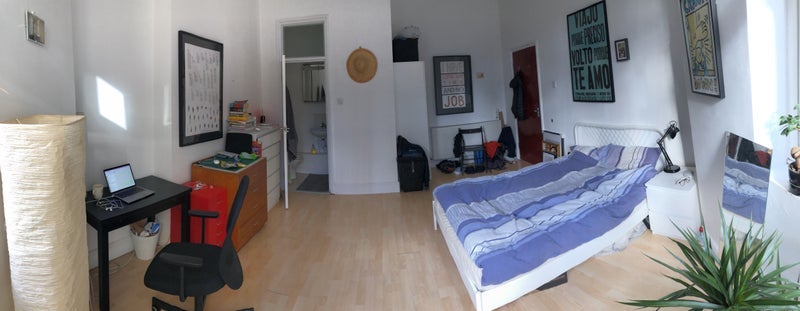 Room Cazenove Road in Greater London