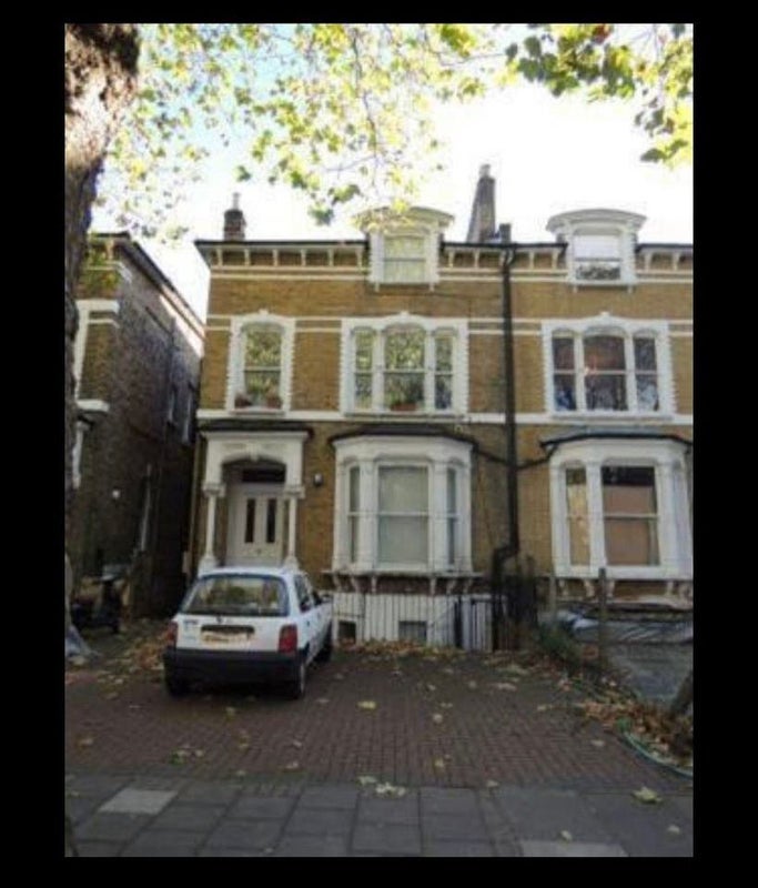 Room Cazenove Road in Greater London