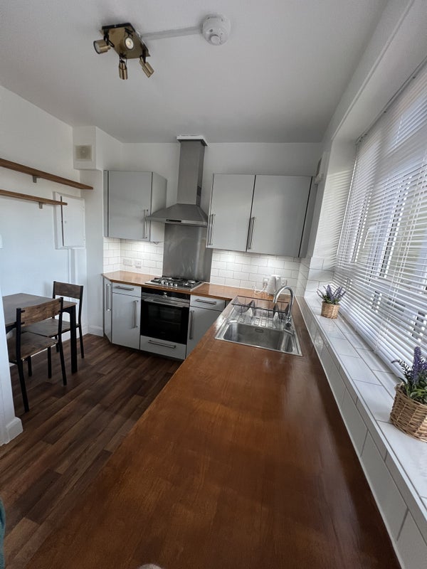 Flat Hemans Street in Greater London