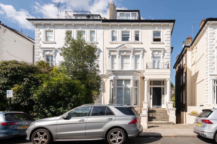 Flat Belsize Park Gardens in Greater London