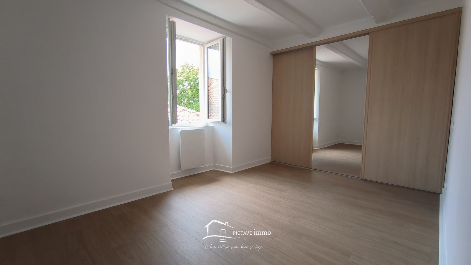 Appartement Rue du Moulin Cuit à Lezay