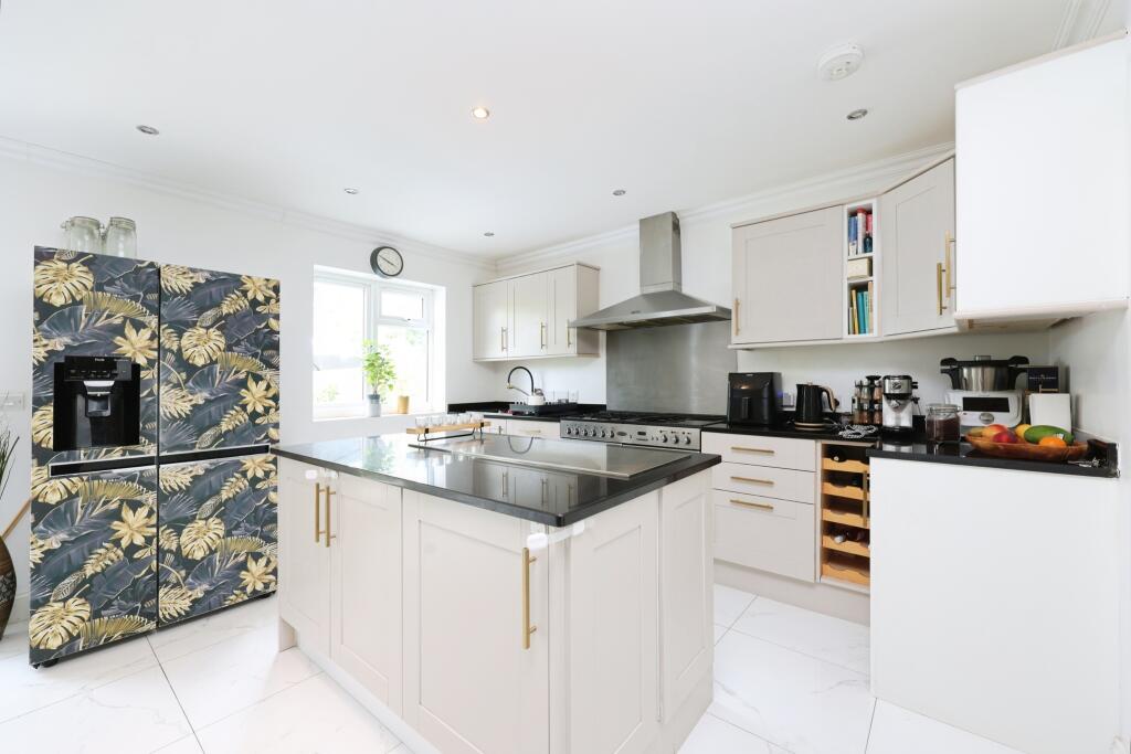 House Eastcote Road in Greater London