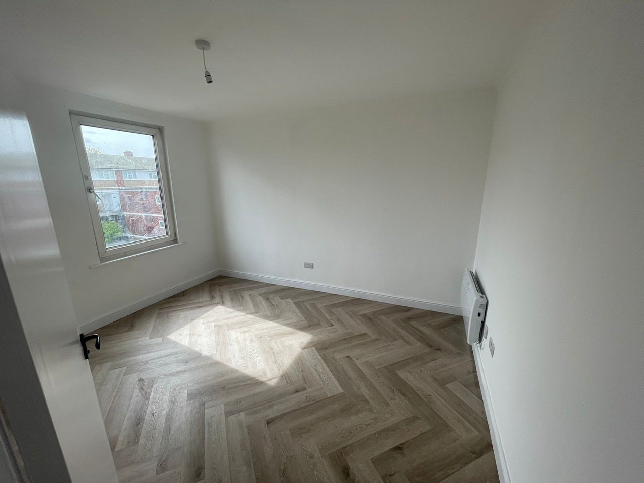 Flat Barking Road in Greater London