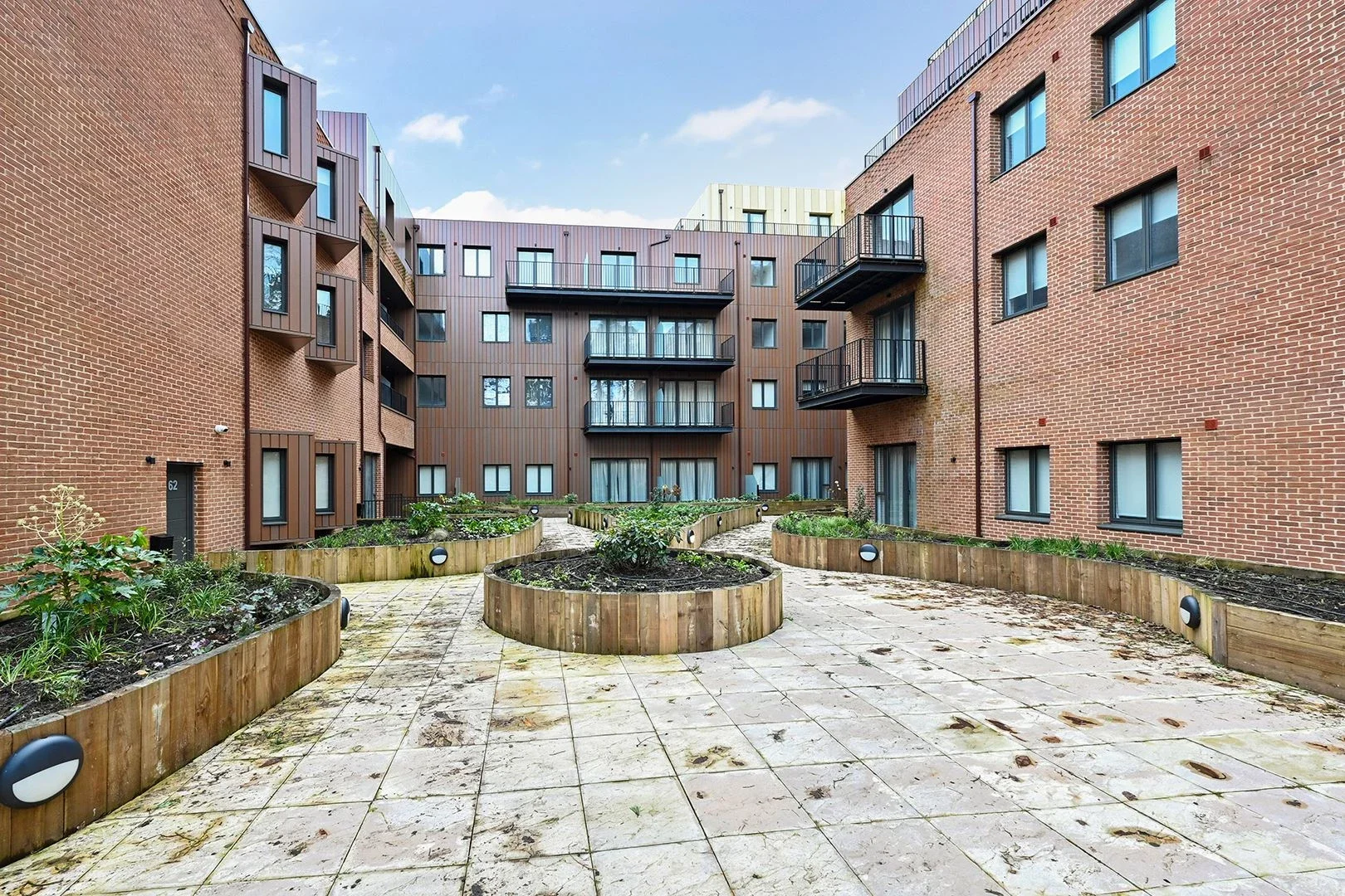 Flat Farnborough Road in Rushmoor