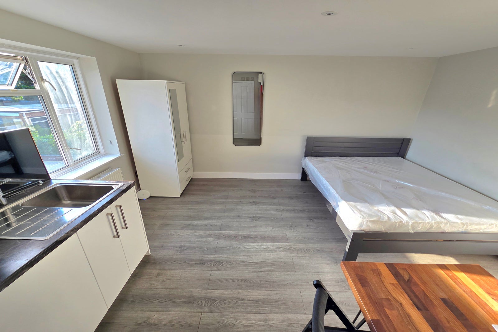 Flat St. Andrews Road in Greater London