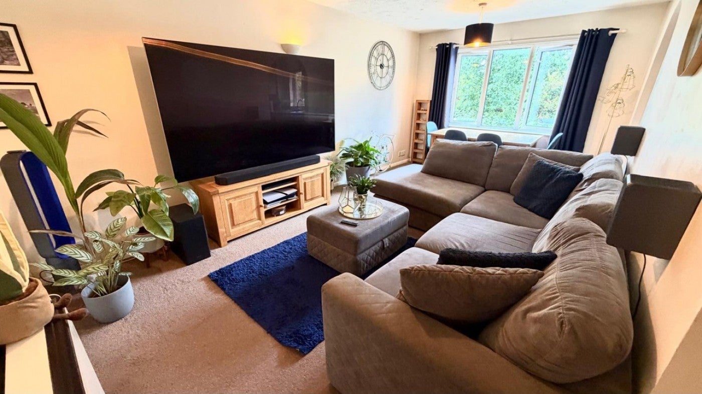 Flat Castleman Way in New Forest