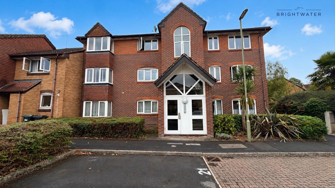 Flat Castleman Way in New Forest