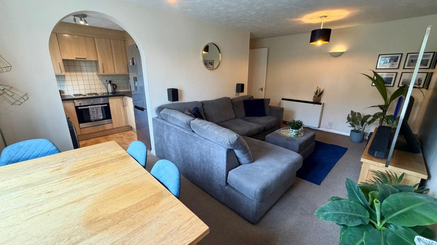 Flat Castleman Way in New Forest