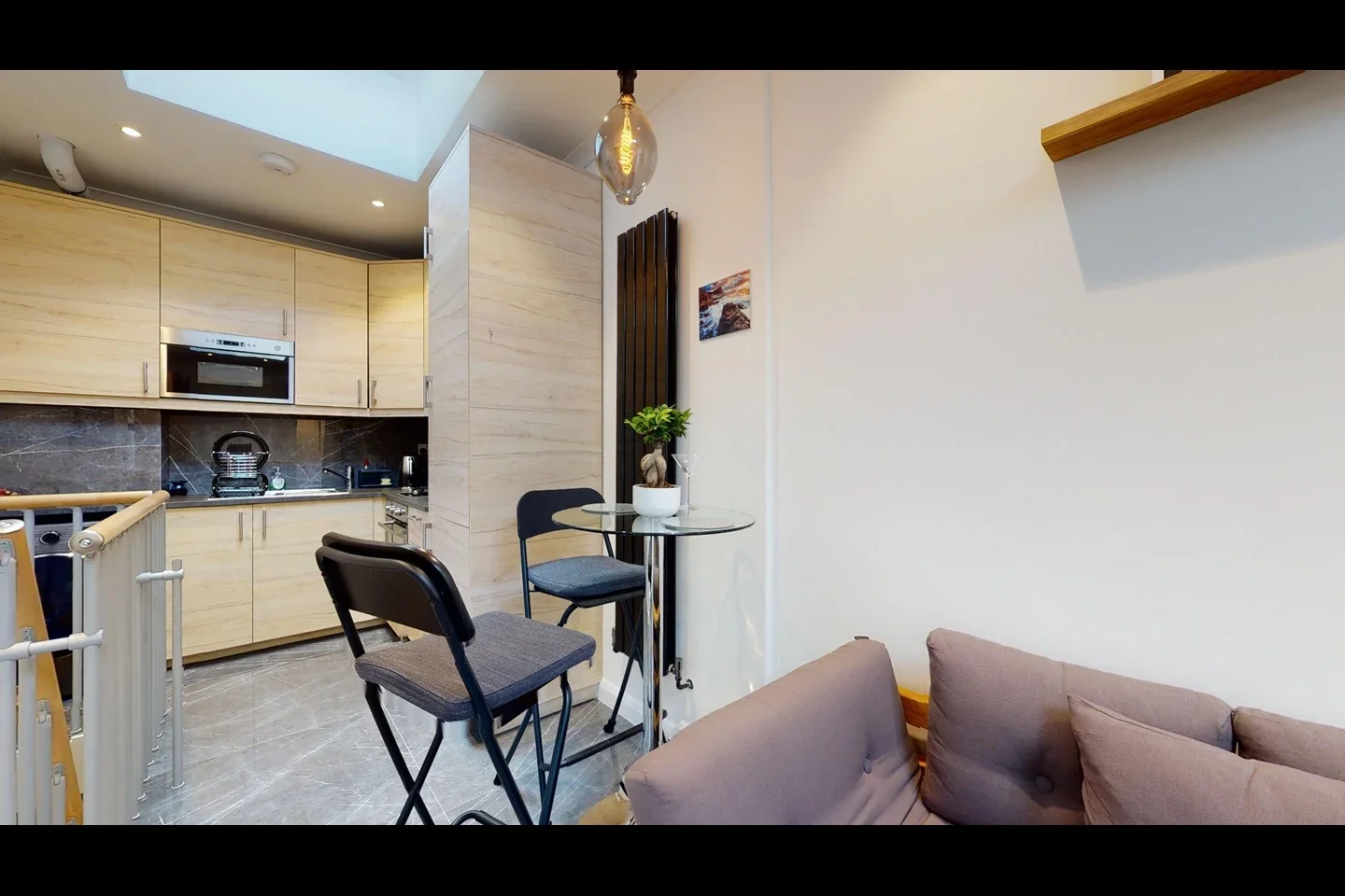 Flat Bedford Hill in Greater London