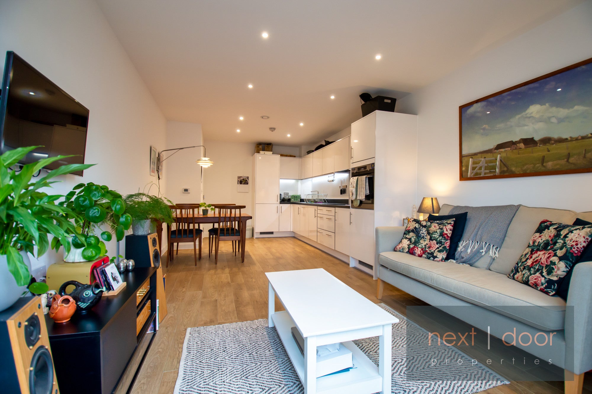 Flat Elmington Road in Greater London