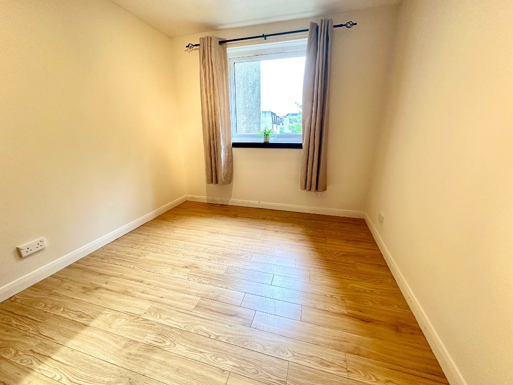 Flat Grandtully Drive in Glasgow
