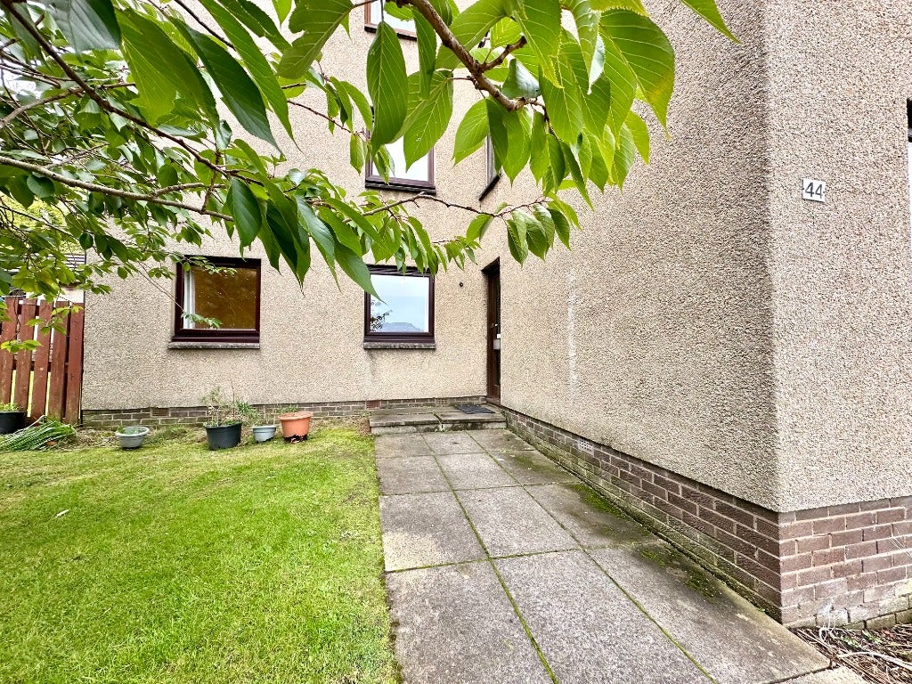 Flat Grandtully Drive in Glasgow