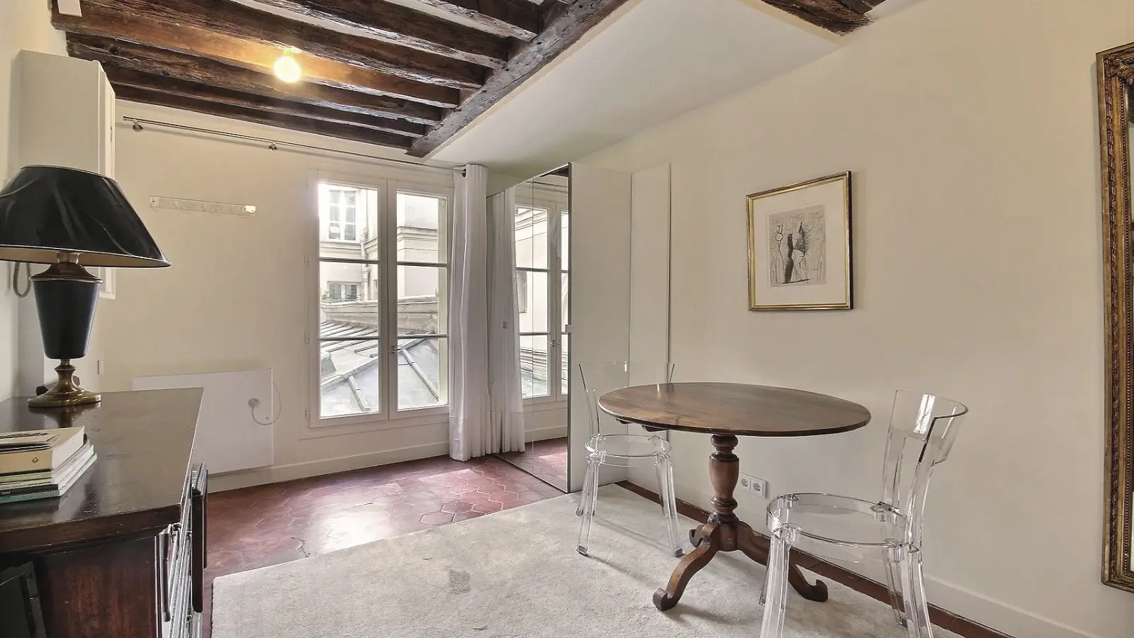 Room Rue Pierre Lescot in Paris
