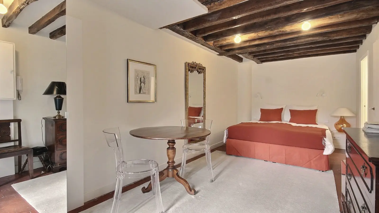 Room Rue Pierre Lescot in Paris