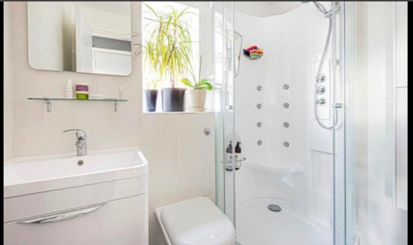 Flat Oakapple Court in London