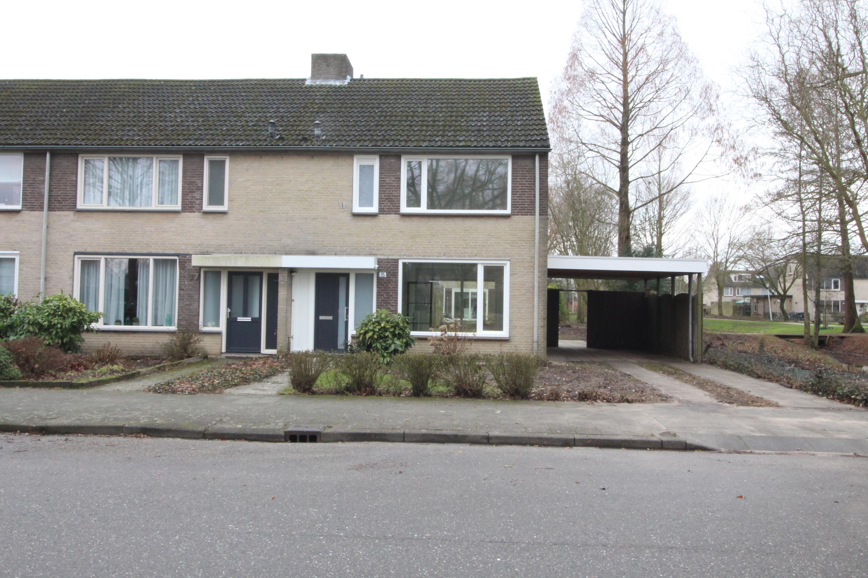 Huis Zwanenbeemd 35 in Helmond