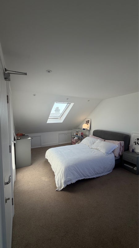Room Selkirk Road in Greater London