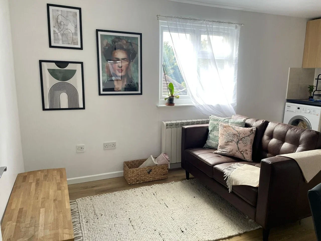 Flat Conway Road in Greater London