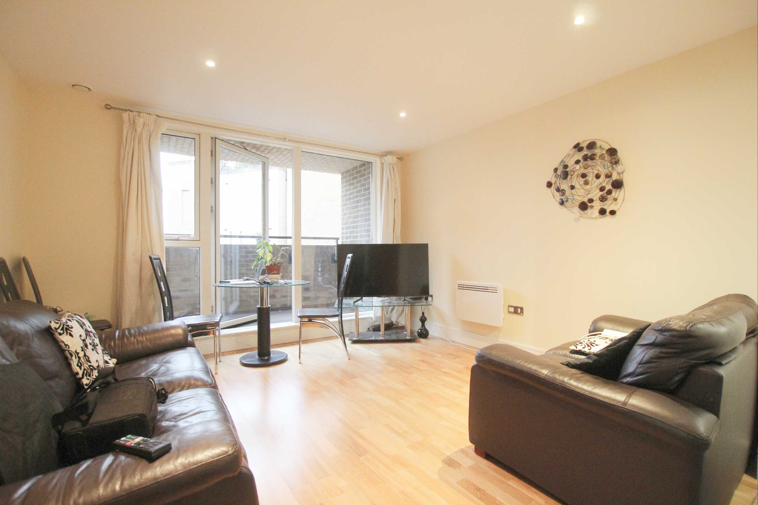Flat Bear Lane in Greater London