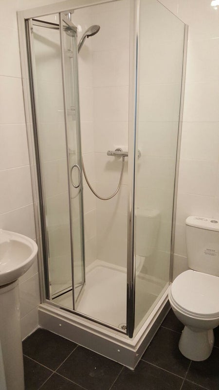 Room Pensnett Road in Brierley Hill