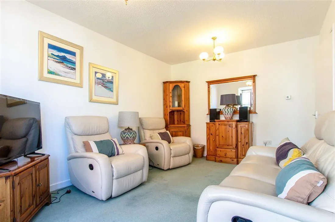 Flat Abernethy Quay in Swansea