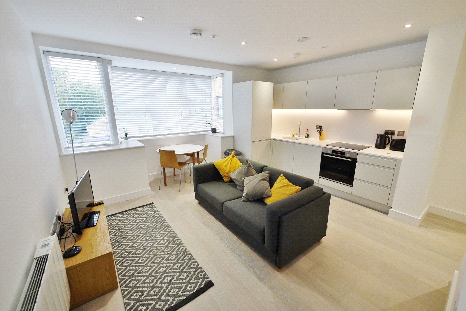 Flat New Road in Brentwood