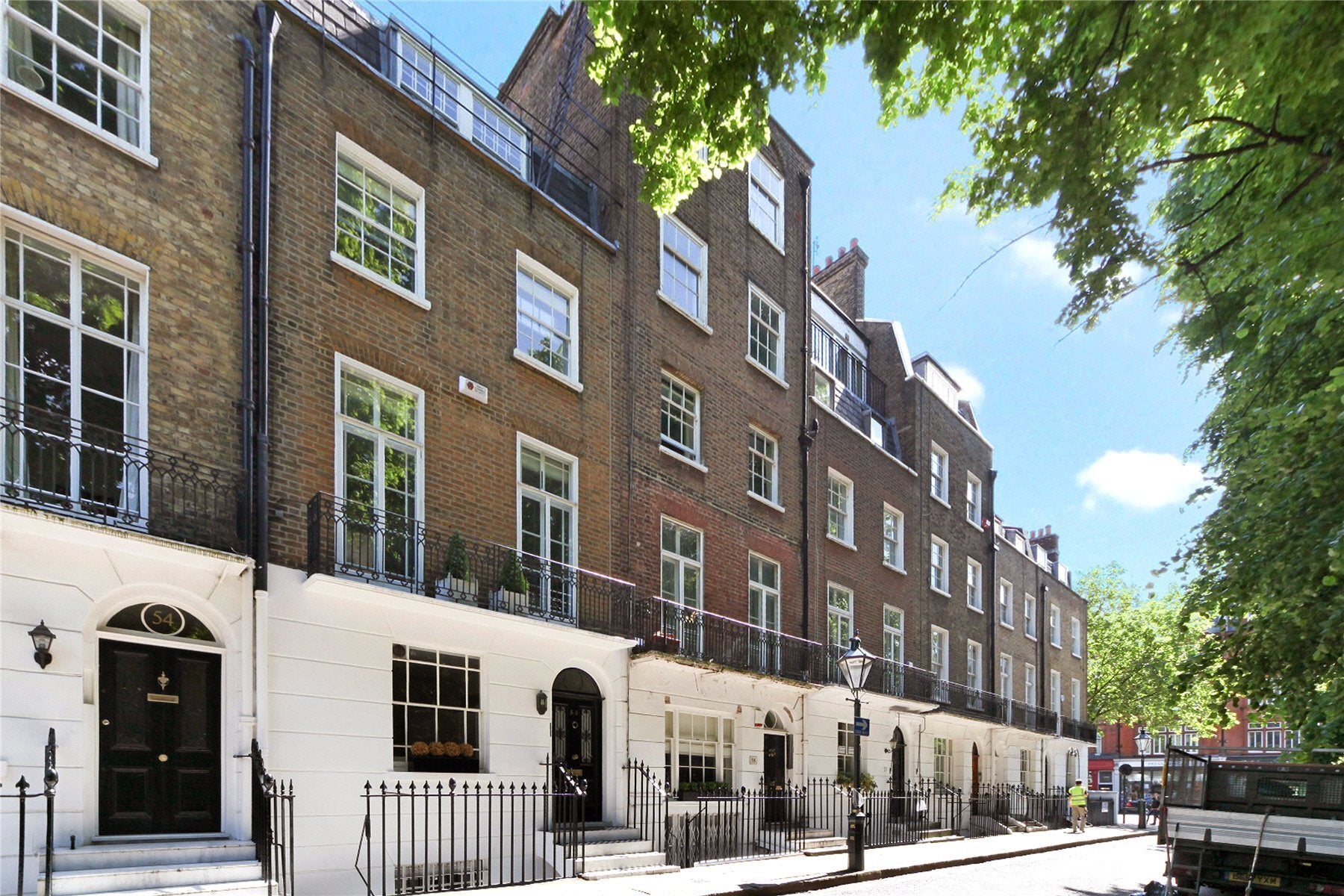Flat Brompton Square in Greater London