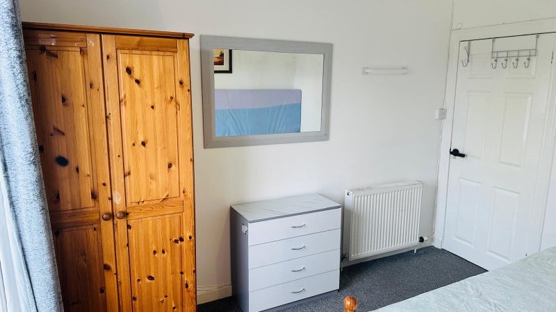 Room Kingsheath Avenue in Rutherglen