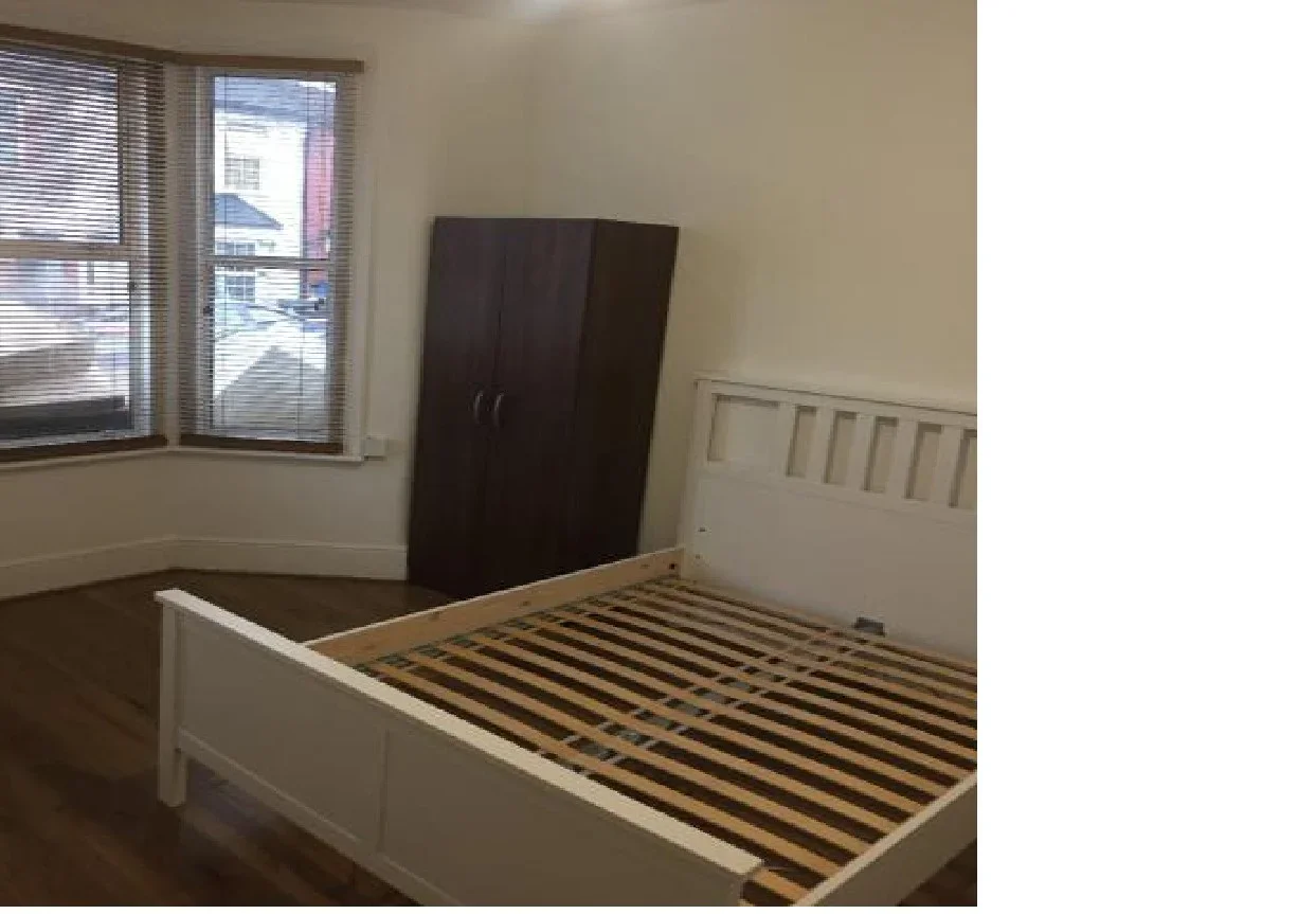 Room Clonmell Road in Greater London