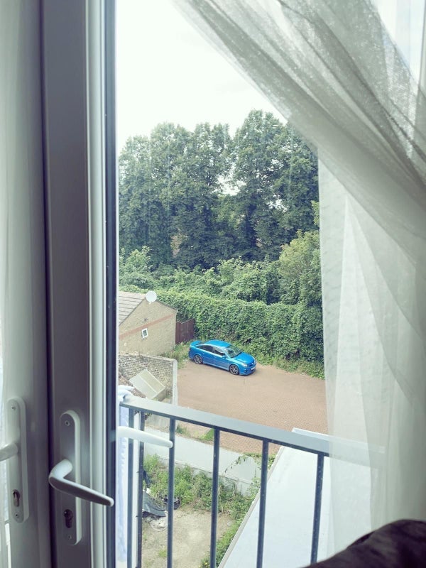 Room Floyd Road in Greater London