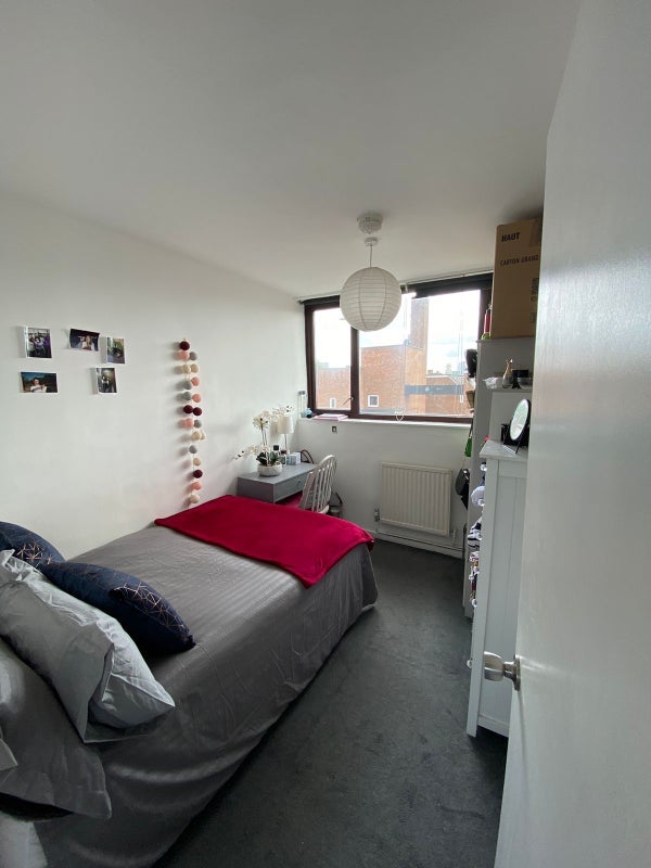 Room Crondall Street in Greater London