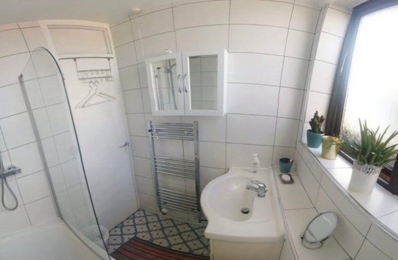 Room Crondall Street in Greater London