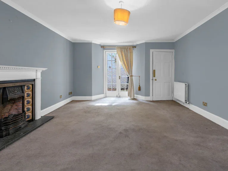 Flat Queen Street in City of Edinburgh