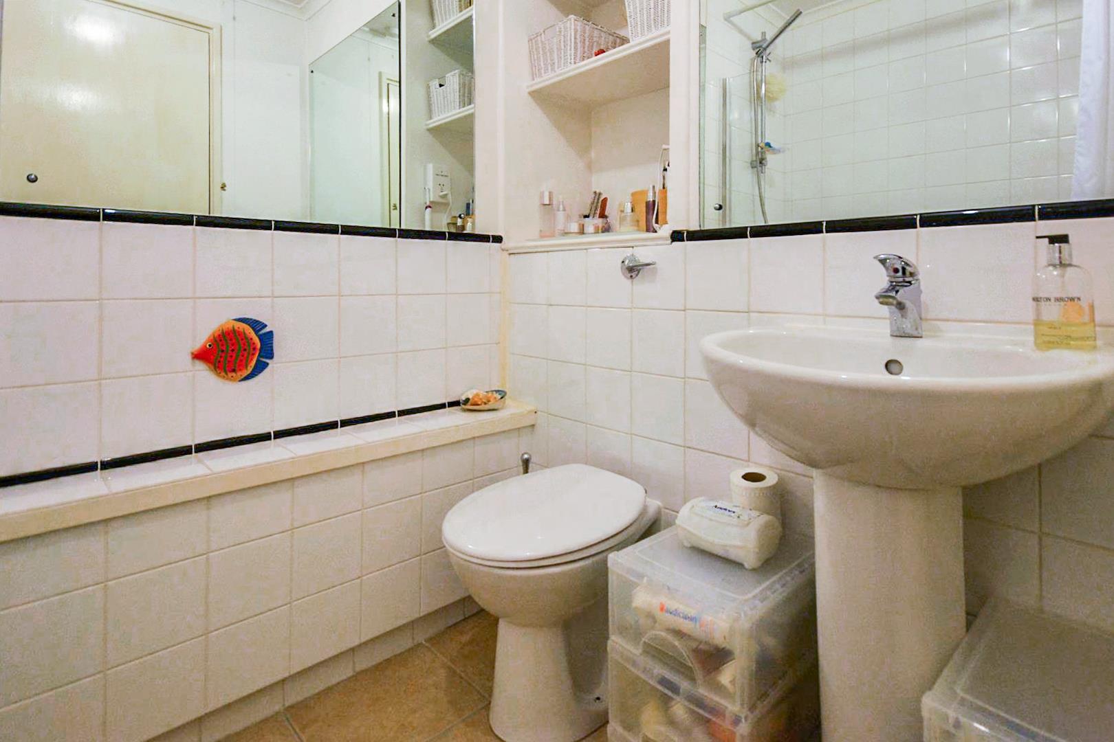 Flat Derwent Road in Greater London