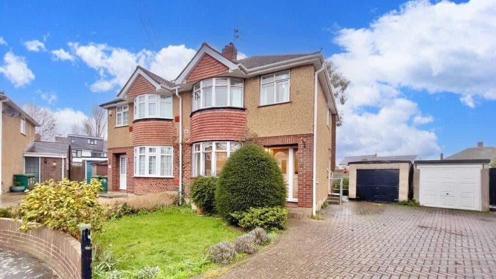House Stanwell Gardens in Borough of Spelthorne