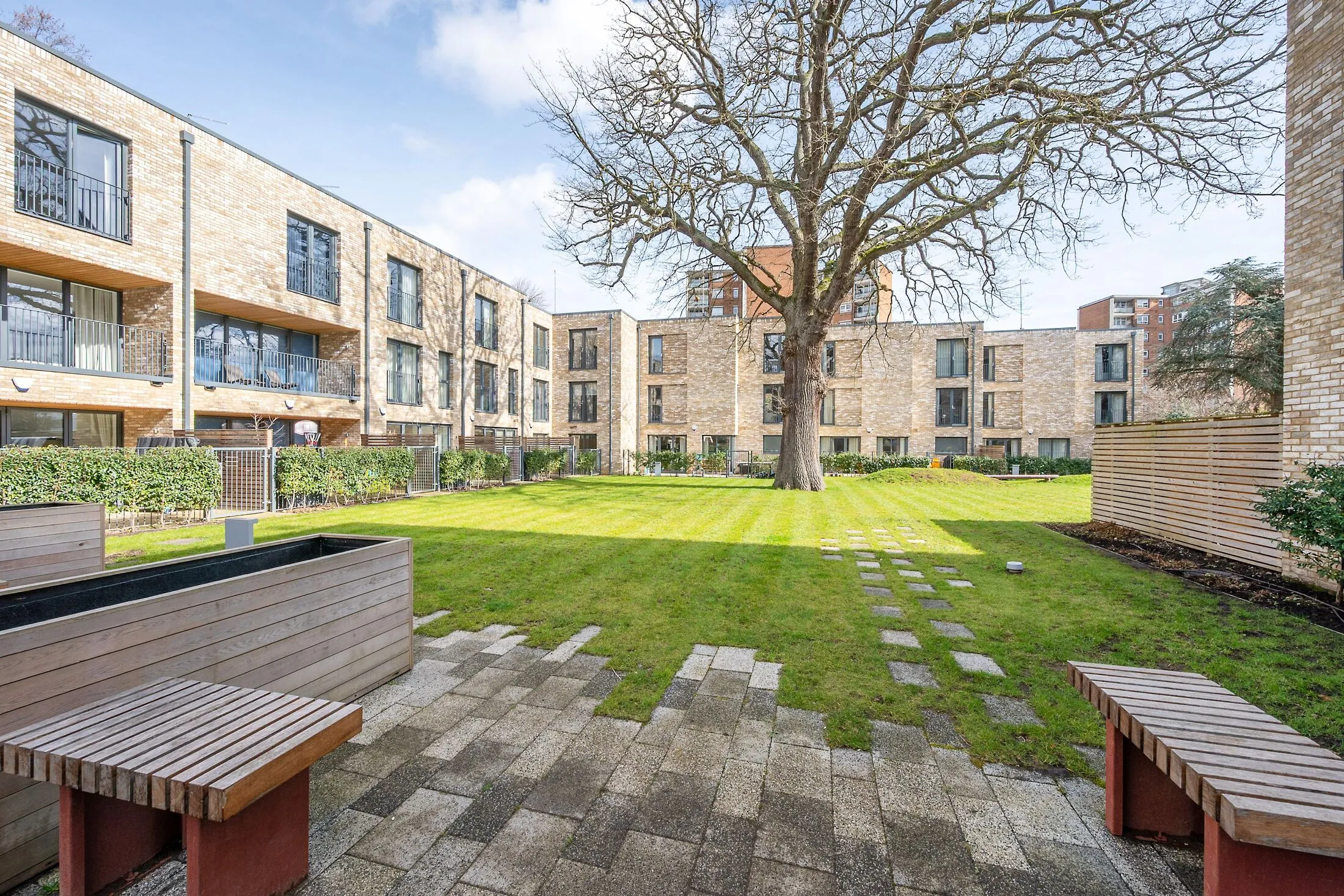 Flat Beatrice Place in Greater London