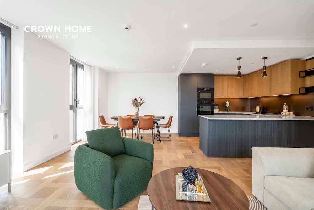 Flat Boxwood Gardens in Greater London